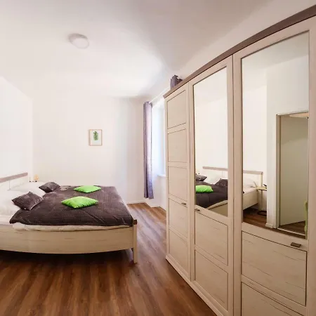 Franckina Hisa Daire