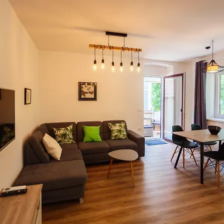 Franckina Hisa * Izola