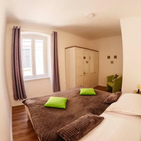 Franckina Hisa Appartement