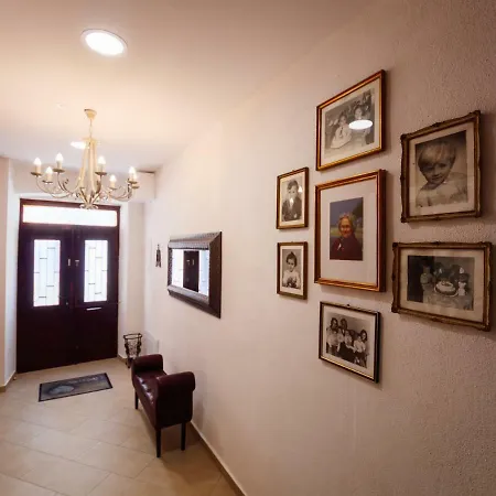 Franckina Hisa Appartement *