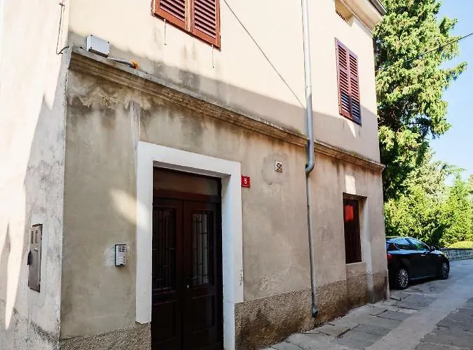 Franckina Hisa Appartement *